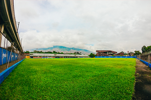 Cancha-Cincuentenario-Medellin-Alrededor-de-la-cancha-1