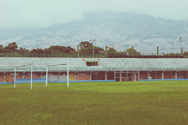 Cancha-Cincuentenario-Medellin-Alrededor-de-la-cancha