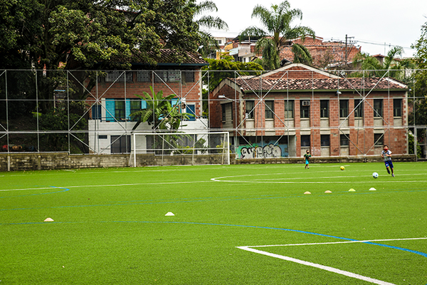 Cancha-Maracana-Medellin-Alrededor-de-la-cancha-4